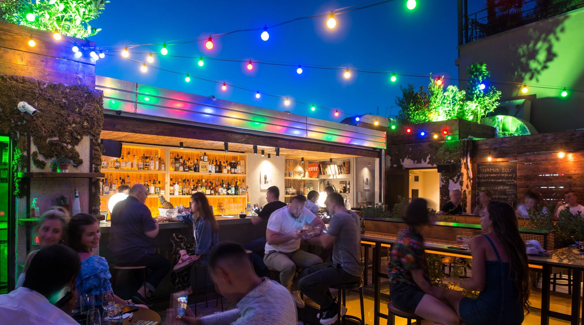 Στο Λοκάλι για τη μεγαλύτερη γιορτή του Gin