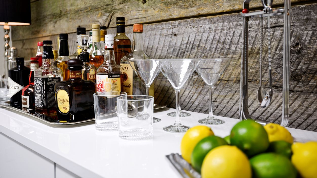 Χτίζοντας το τέλειο σπιτικό μπαρ