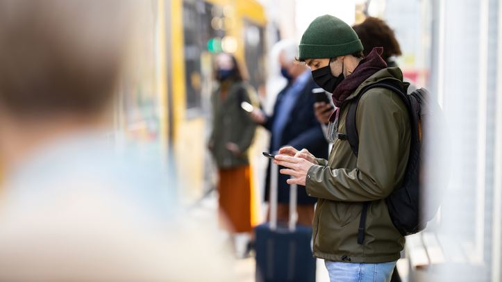 Κορονοϊός: Μικρή υποχώρηση με 24.246 νέα κρούσματα