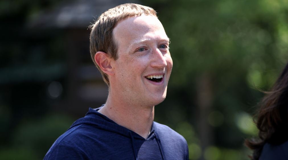 Ο Mark Zuckerberg ωριμάζει