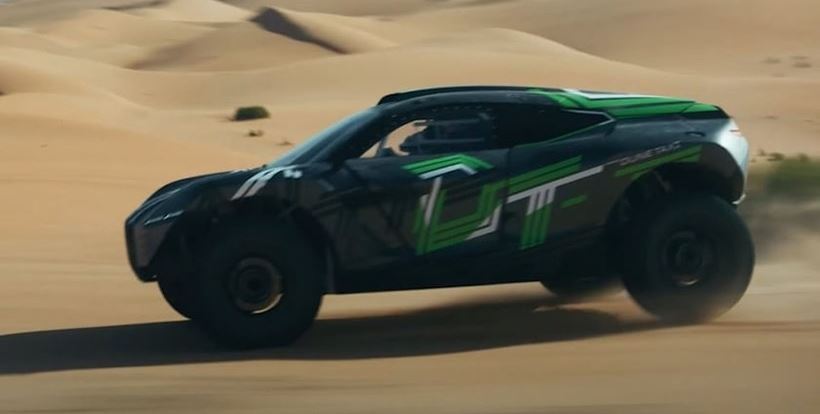 Το BMW Dune Taxi τρομάζει και τις καμήλες