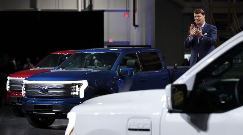 Νέο beef Elon Musk και 'Mr Ford' Jim Farley