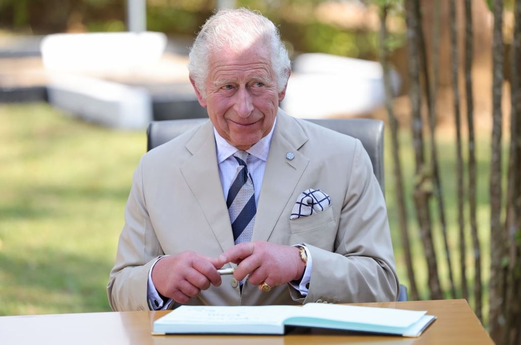 Ο Κάρολος ξεκίνησε τις απολύσεις από όταν στέφθηκε Βασιλιάς