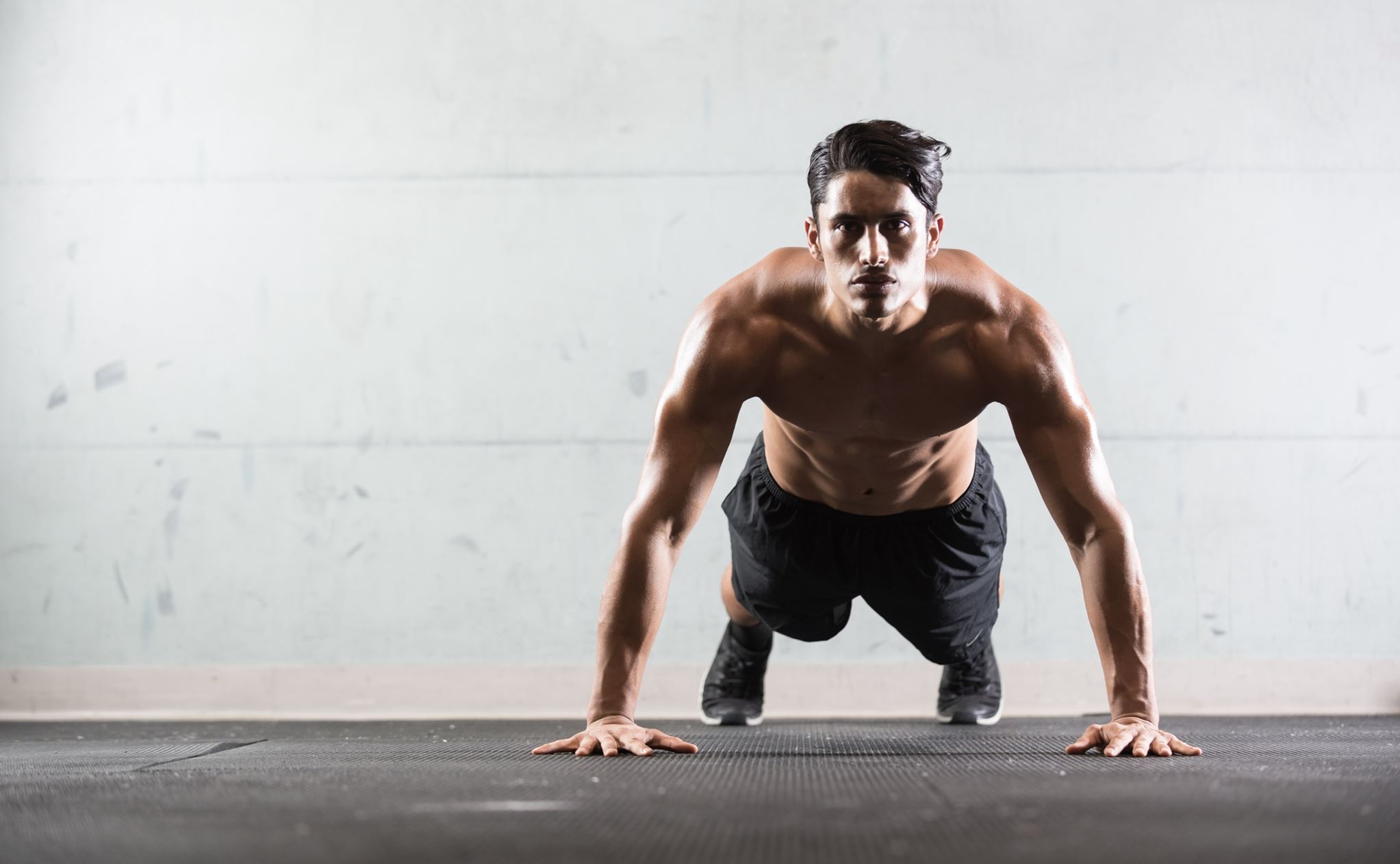 Κάνε γυμναστική έχοντας ως εξοπλισμό μόνο μία καρέκλα