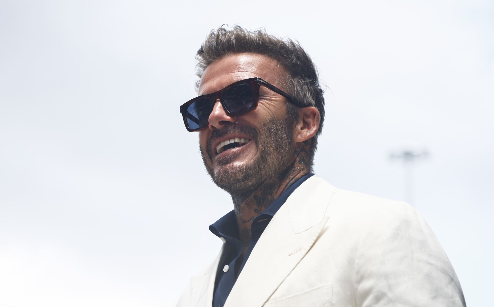 Τι κάνει ο David Beckham όταν κοιμάται η οικογένειά του;