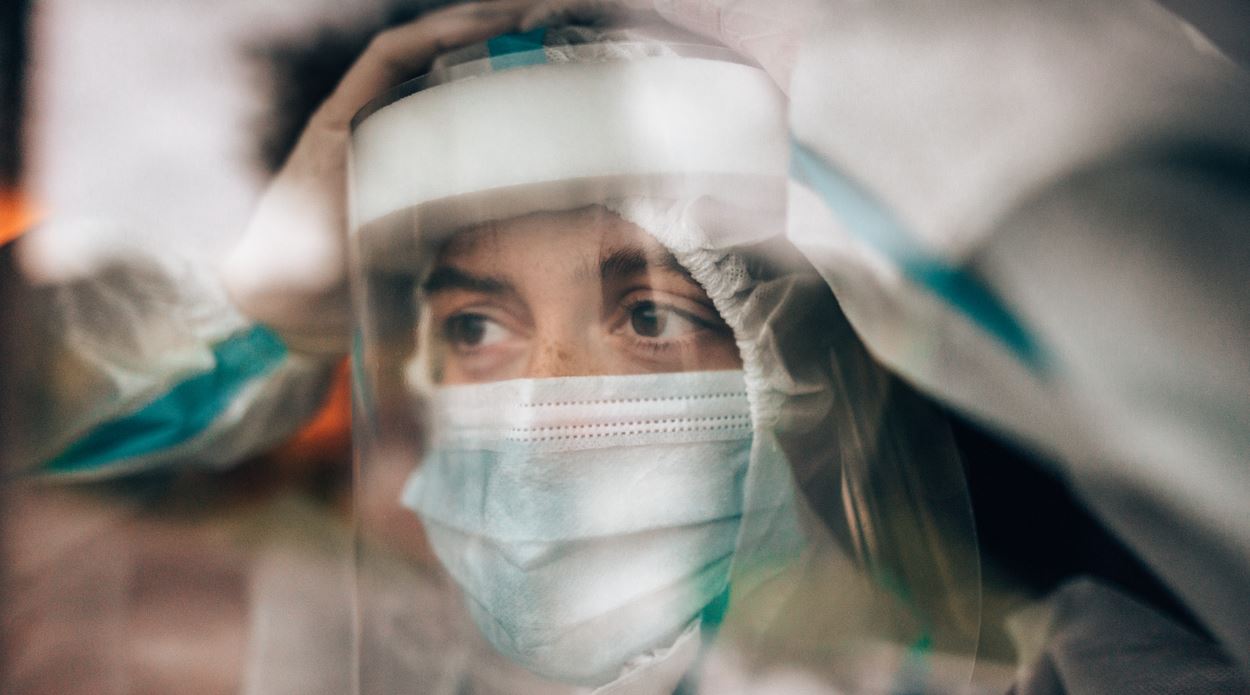 Σχέδιο αντι-Όμικρον για τις γιορτές