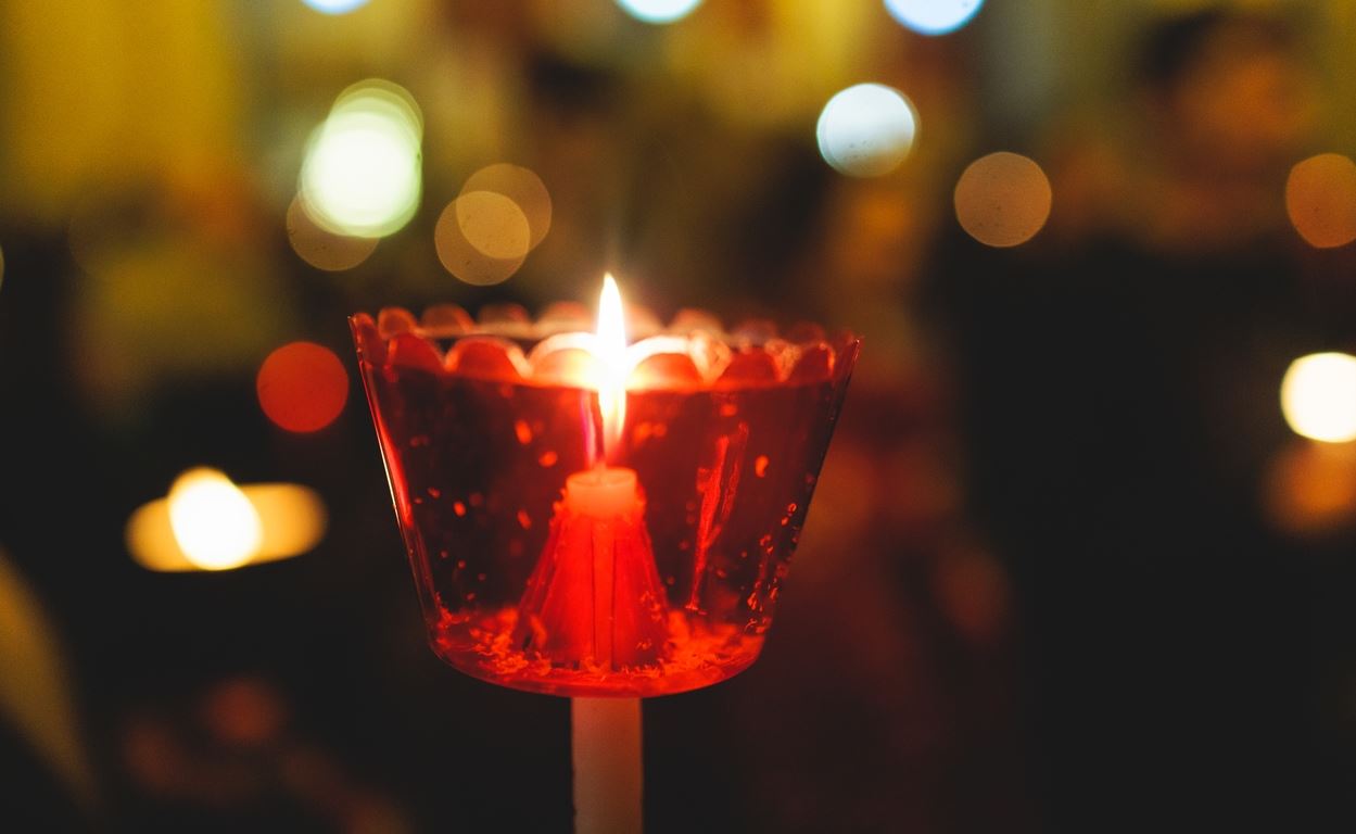 Οι ομορφότερες εκκλησίες για Επιτάφιο και Ανάσταση αν κάνεις Πάσχα στην Αθήνα