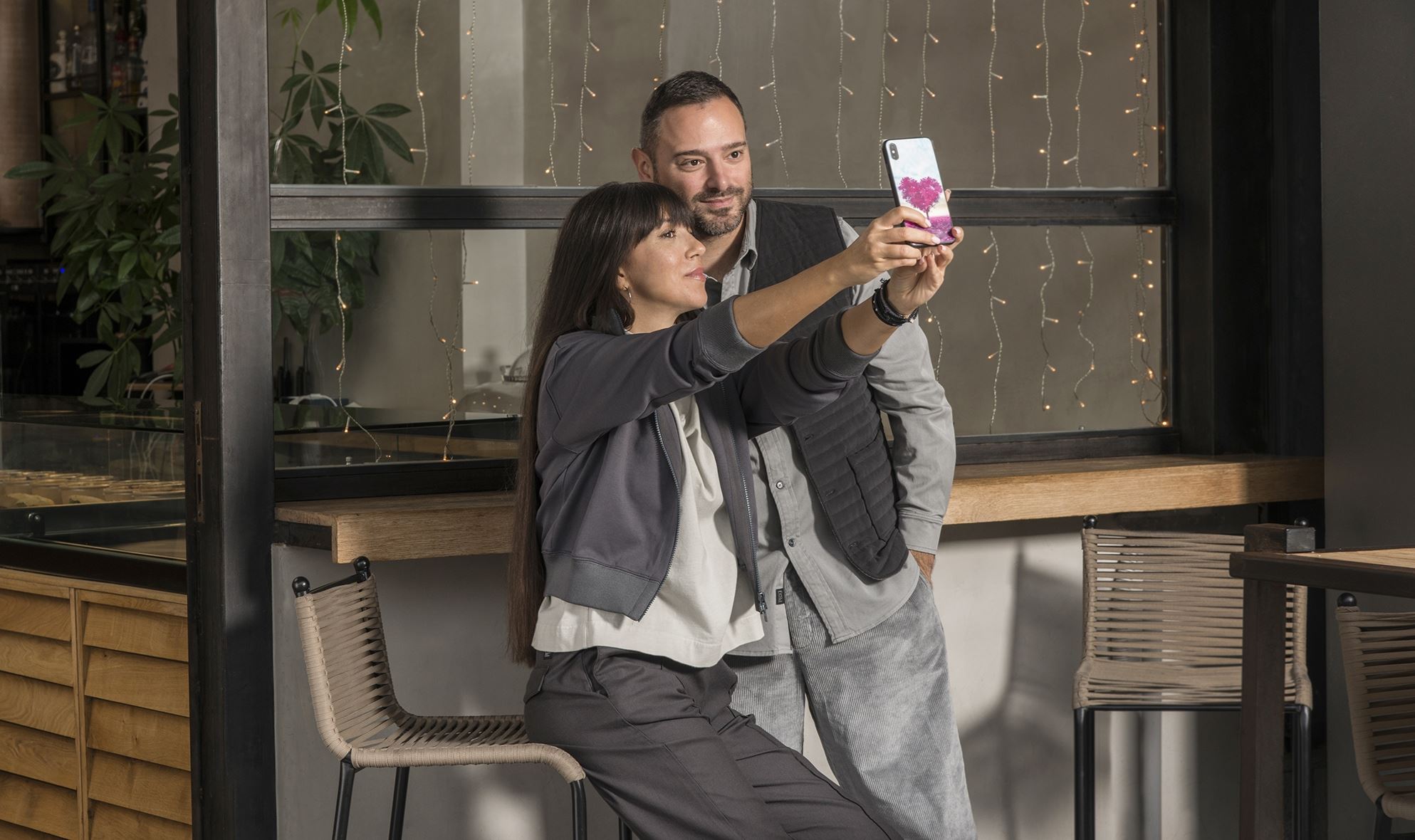 Μπαίνοντας στα ρούχα ενός πολυάσχολου editor