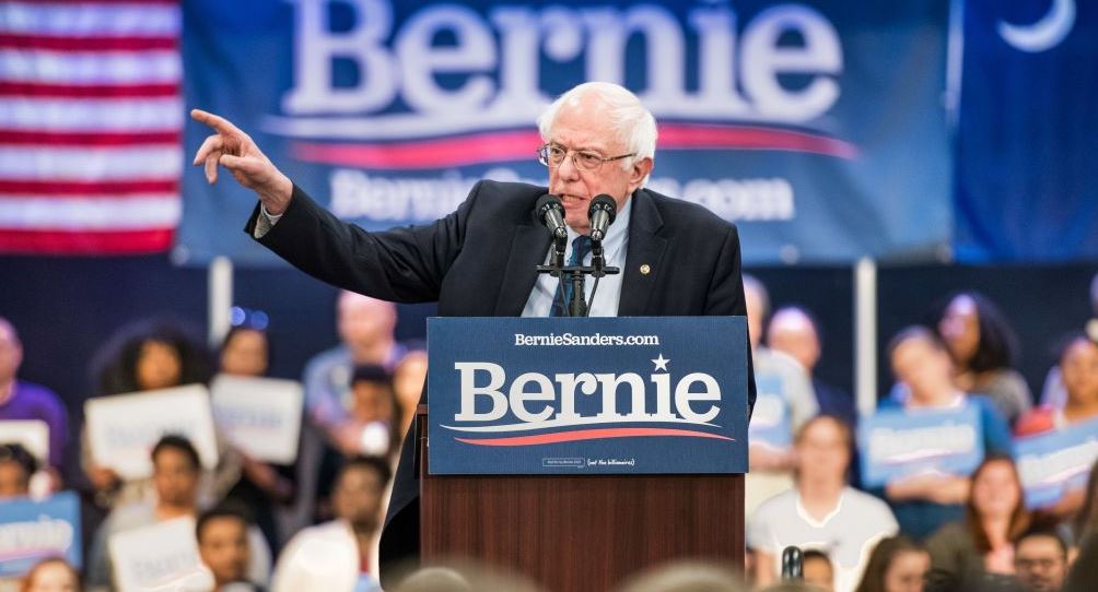 Ο Bernie Sanders συγκέντρωσε 1,8 εκατ. δολάρια για άπορους ηλικιωμένους