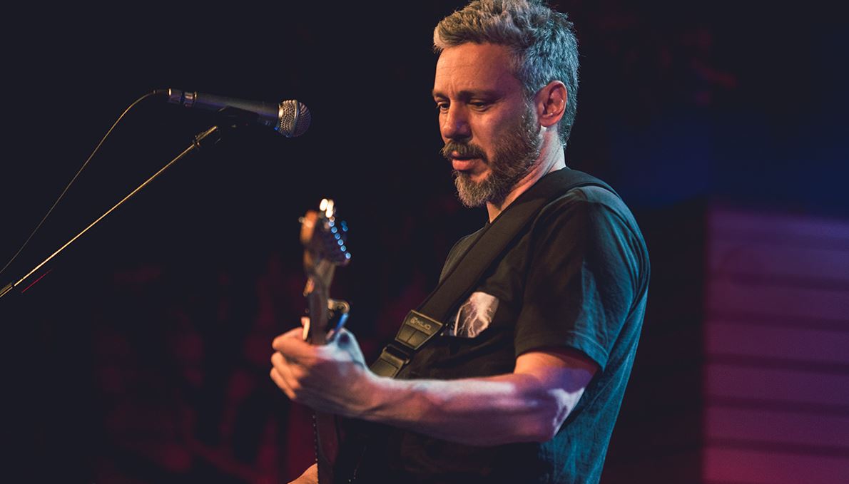 Σε άλλα νέα, είδαμε τον Αλκίνοο Ιωαννίδη να τραγουδα τον 'Προσκυνητή' στο Columbia