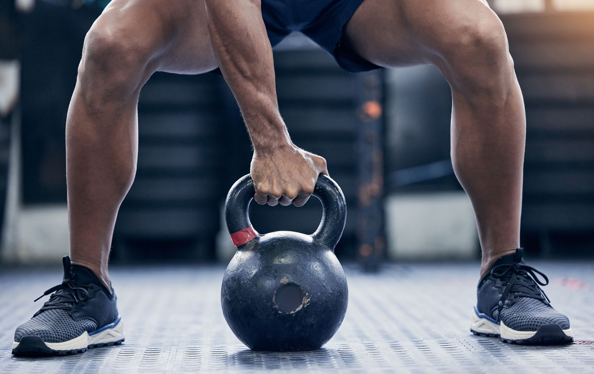 5 κλασικές ασκήσεις με kettlebell για το σπίτι