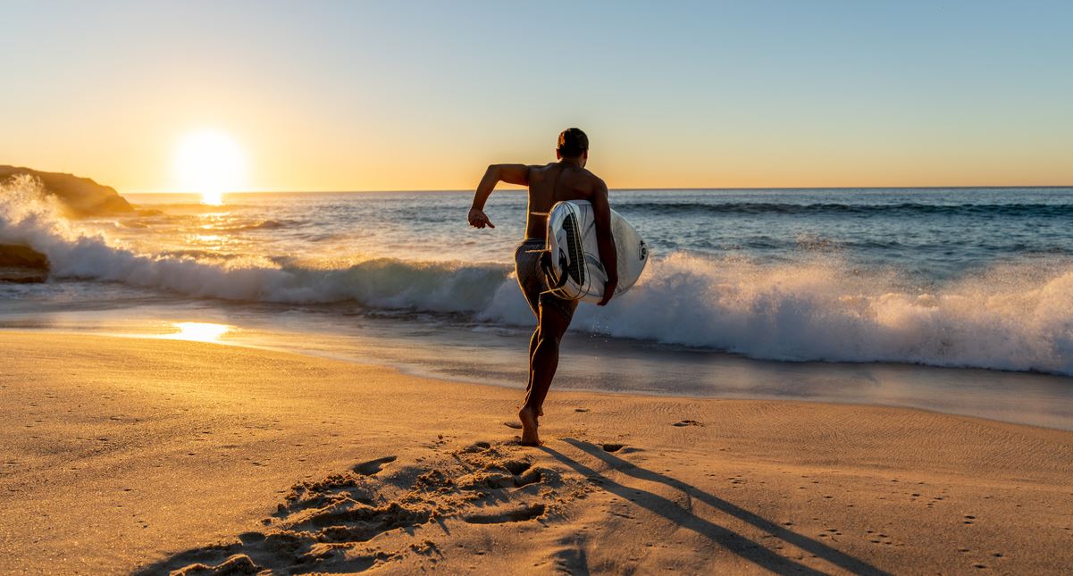 Οι ασκήσεις της παραλίας που θα βάλουν φωτιά στο σώμα σου
