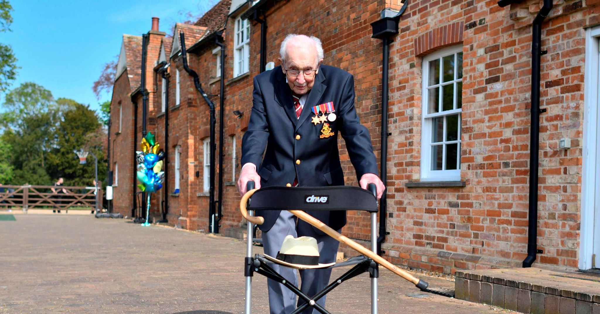 Αντίο υπέροχε Captain Tom