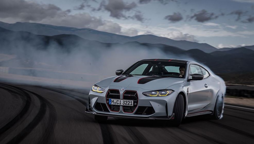 Ταχύτατη, ελαφριά και σέξι. Ή απλά BMW M4 CSL.