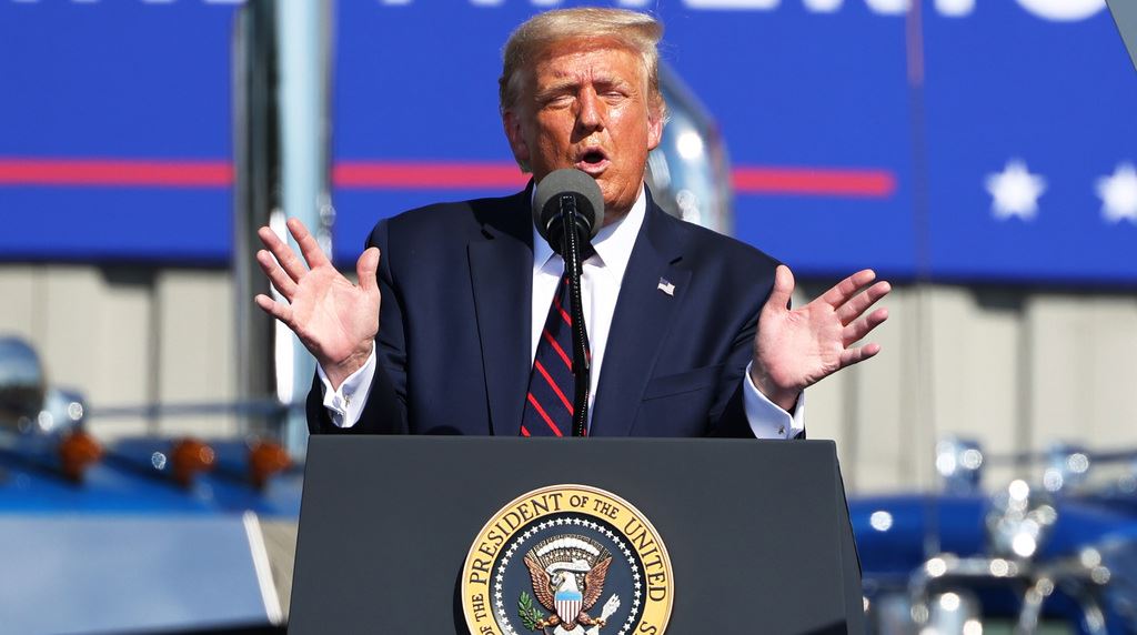 "Νεκροθάφτη του μεγαλείου της Αμερικής" αποκάλεσε τον Joe Biden ο Donald Trump