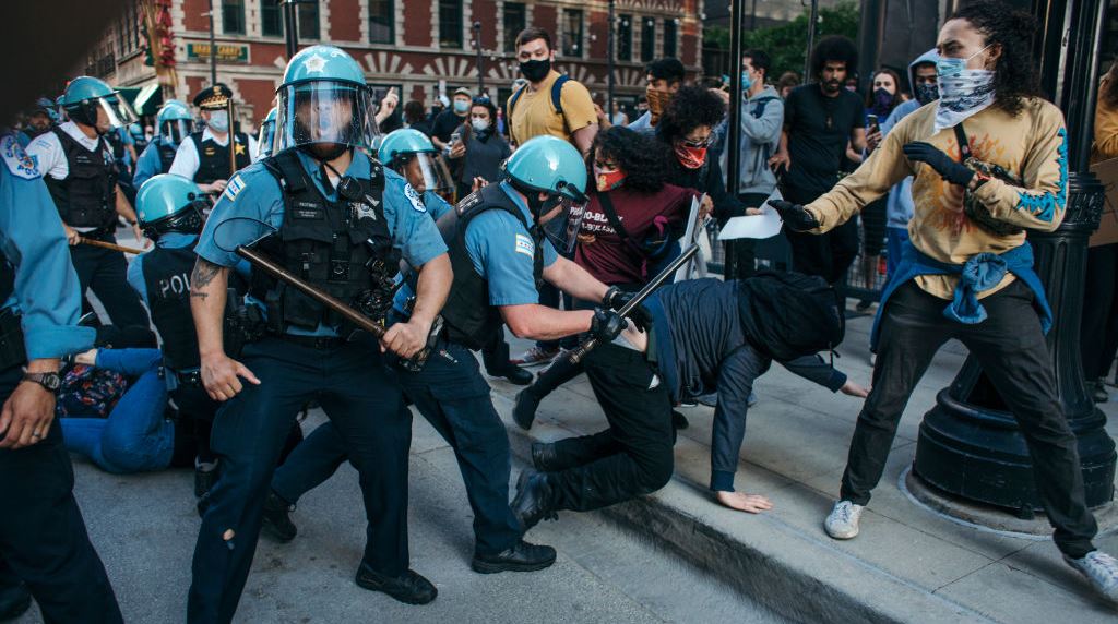 11 τραυματίες και ένας νεκρός από πυροβολισμούς στη Μινεάπολις