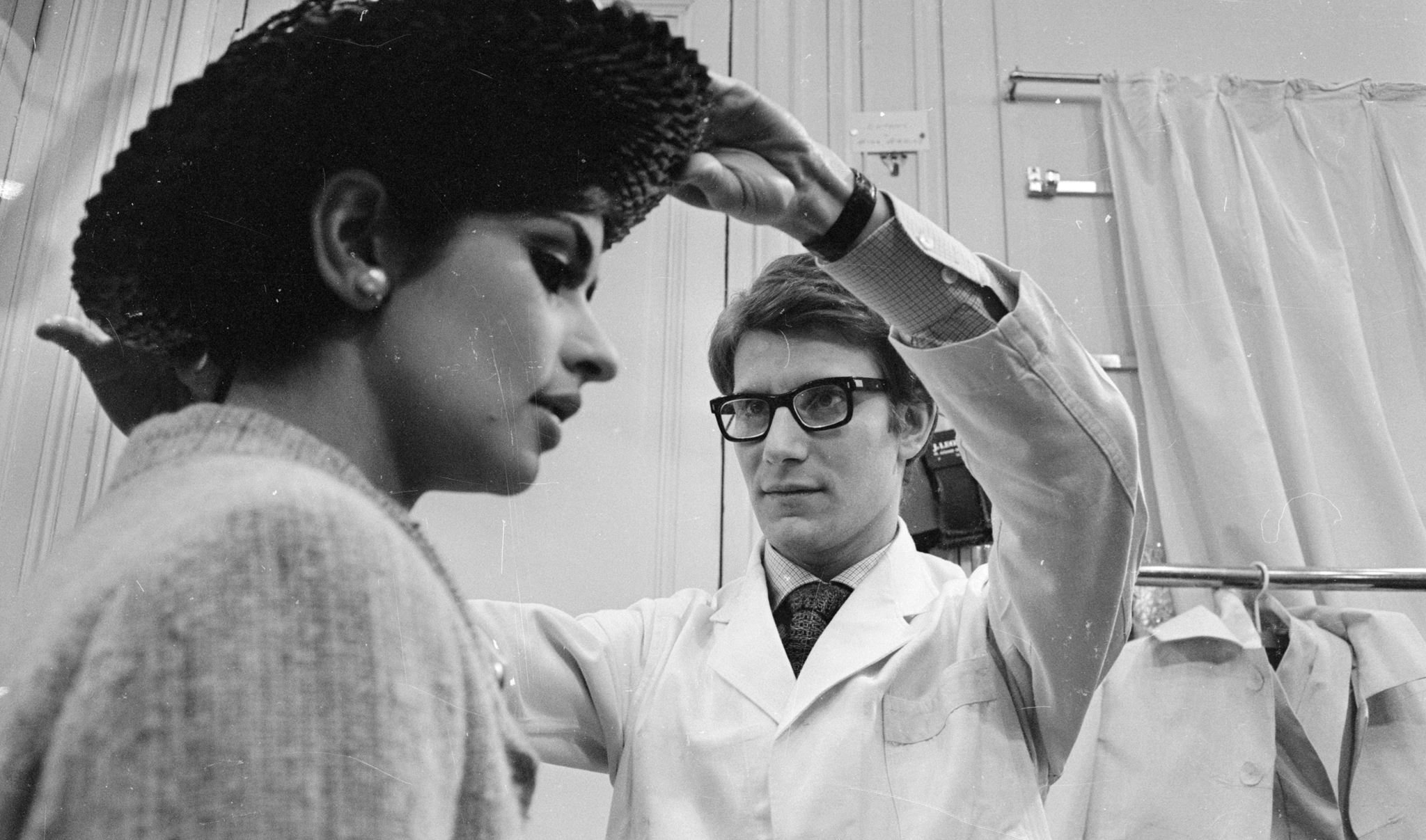 Yves Saint Laurent, ο άνθρωπος που άλλαξε τον τρόπο που ντύνονται οι γυναίκες