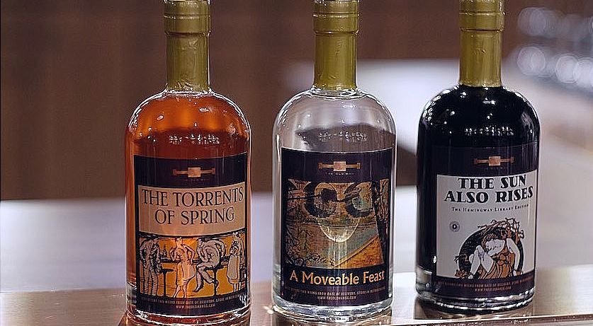 Tα βιβλία του Ernest Hemingway έγιναν ποτά