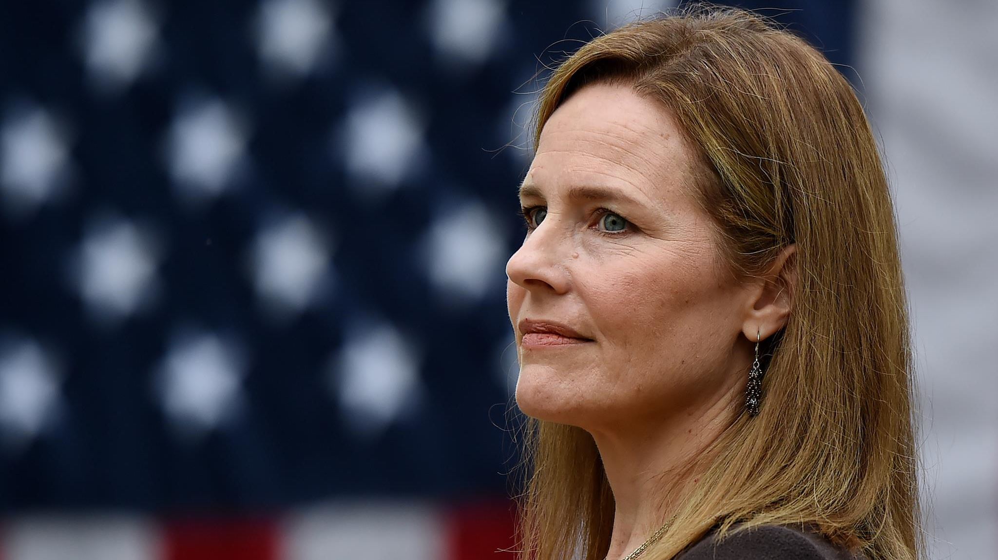 Το σκοτεινό κεφάλαιο στη ζωή της δικαστού Amy Coney Barrett