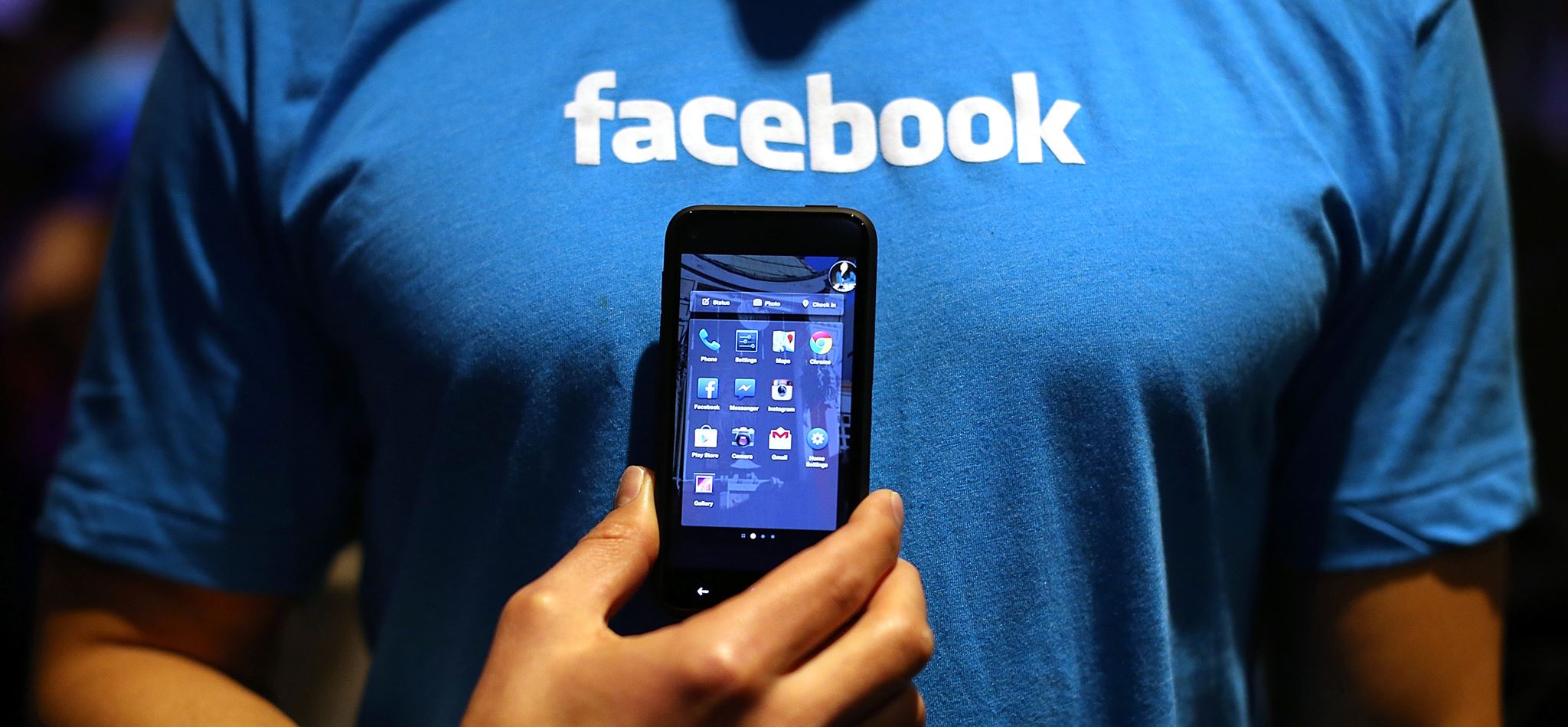 Γιατί η κυβέρνηση των ΗΠΑ τα βάζει με το Facebook