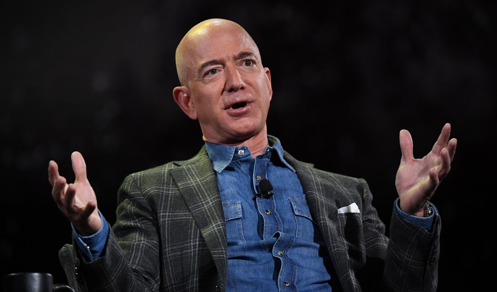 O Jeff Bezos φιλοδοξεί να κάνει smart island τη Νάξο