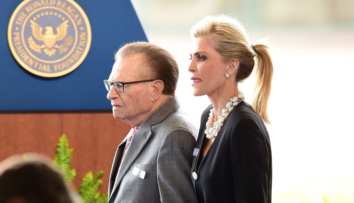 Η μυστική διαθήκη του Larry King δεν περιλαμβάνει τη γυναίκα του