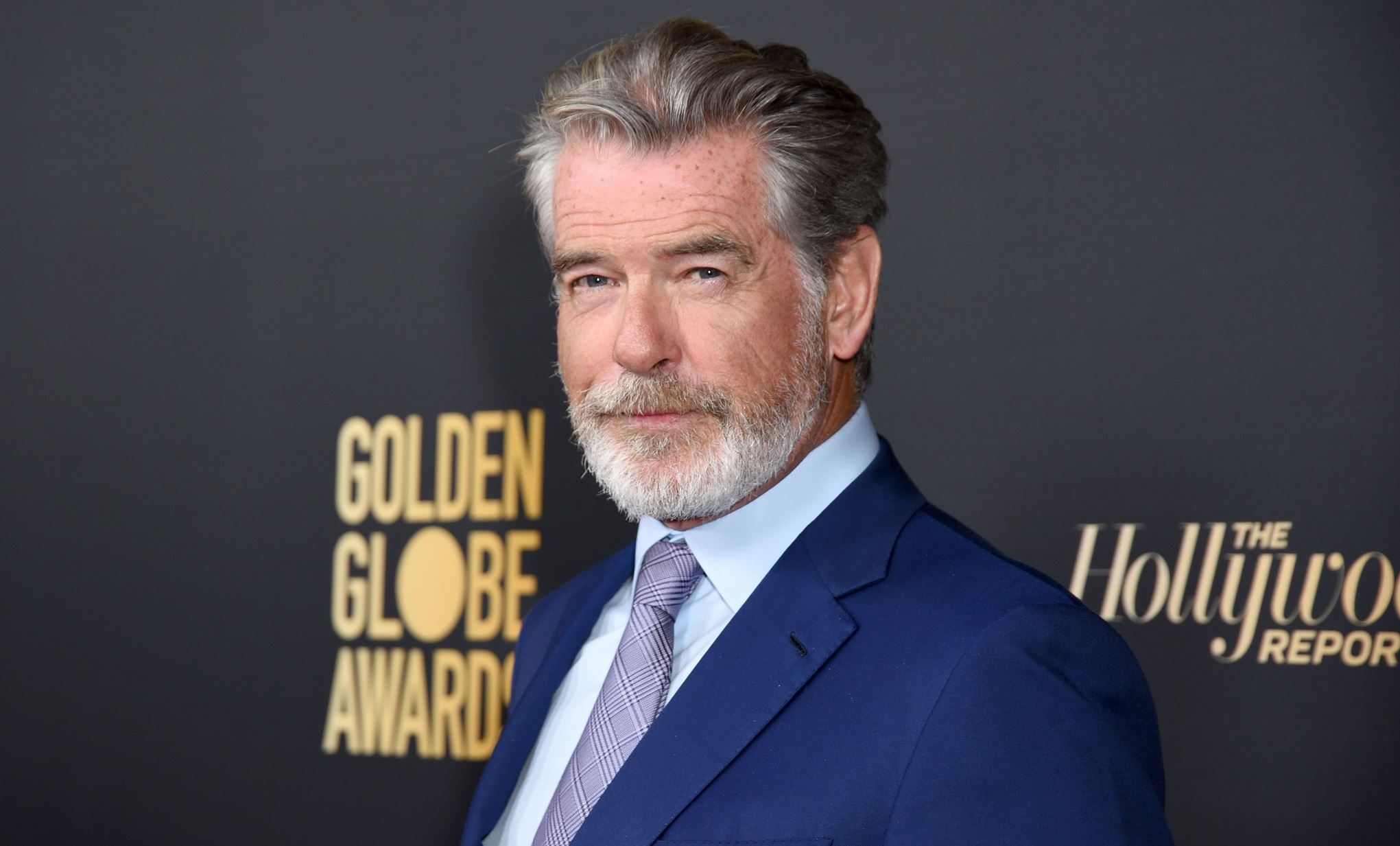 Το αψεγάδιαστο και κουλ στυλ του Pierce Brosnan