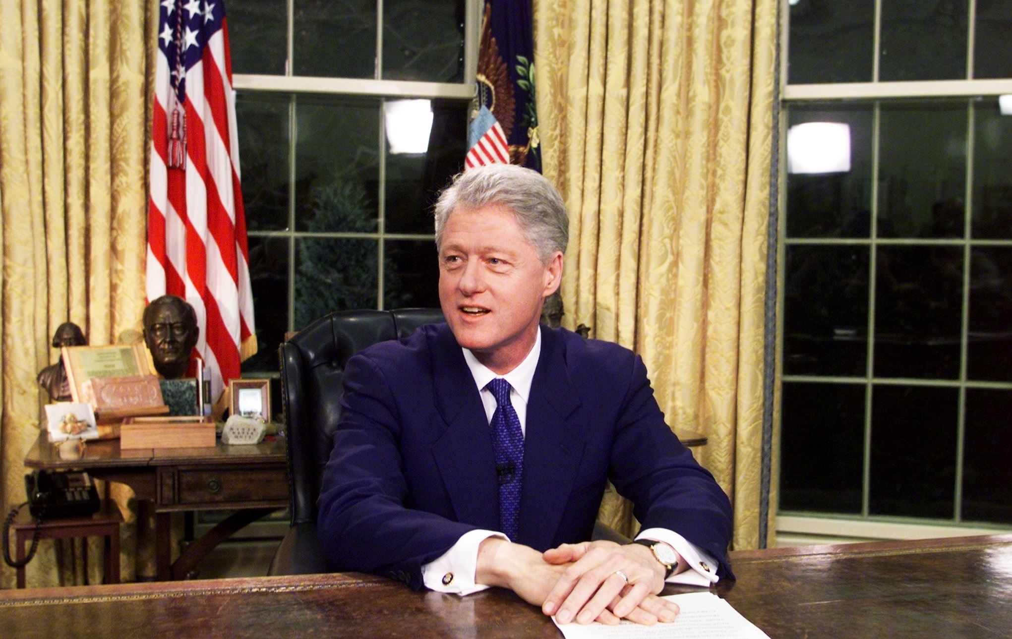 Τι γυρεύει ο Bill Clinton στα αρχεία Epstein;