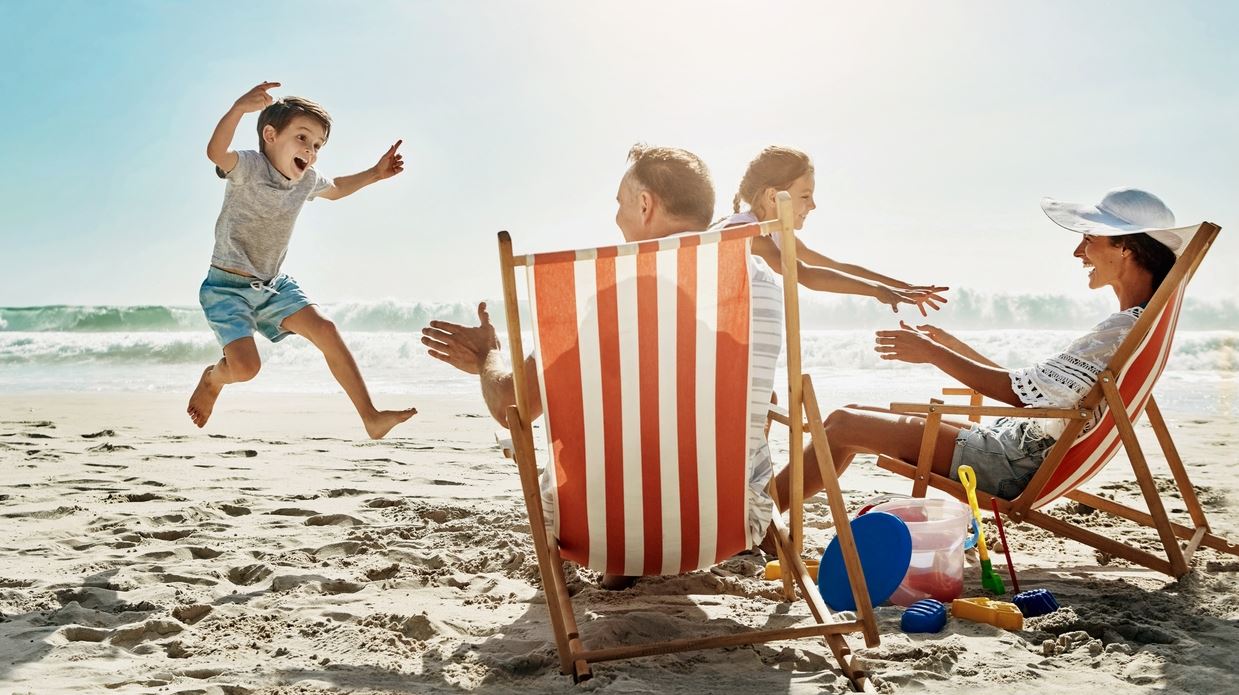 Πάνω από τους μισούς Έλληνες δεν θα πάνε διακοπές φέτος