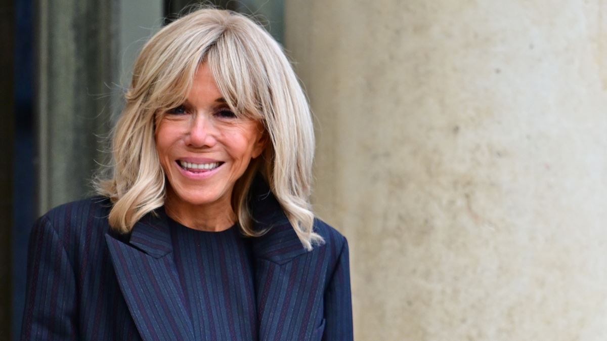 Η Μπριζίτ Μακρόν δεν είναι τρανς: Καταδικάστηκαν για fake news δύο γυναίκες