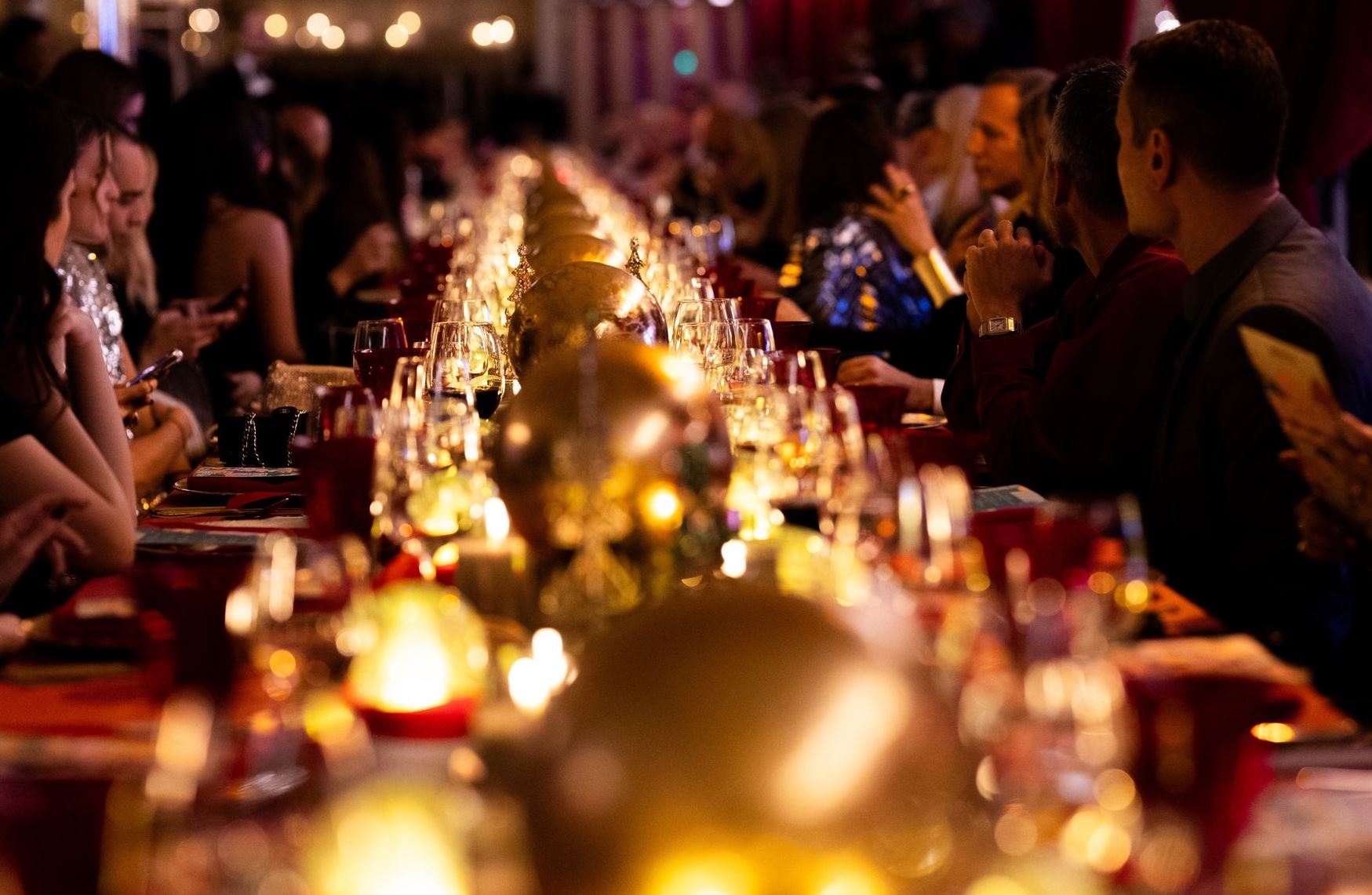 We deliver Joy: Τα πολυκαταστήματα attica εγκαινίασαν και φέτος την εορταστική περίοδο με ένα εντυπωσιακό Private Festive Dinner