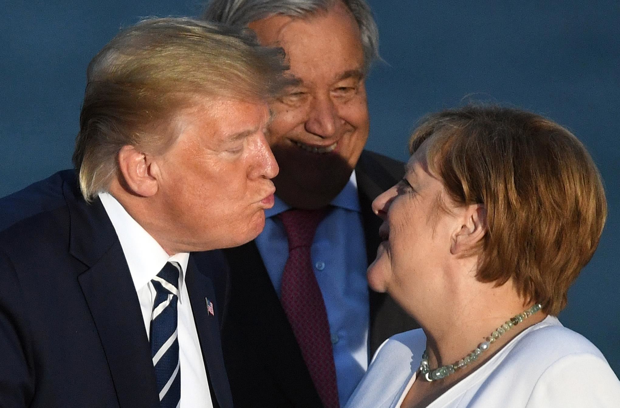 Angela Merkel vs Donald Trump στη μάχη κατά του κορονοϊού