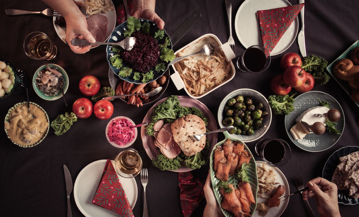 Η τροφοθήκη του χριστουγεννιάτικου τραπεζιού