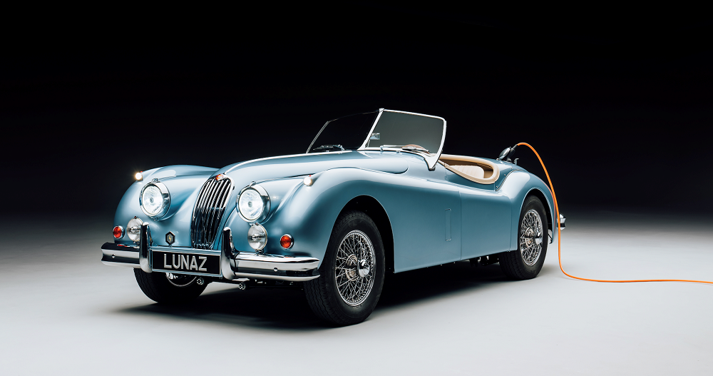 Μία custom made Jaguar για τον Brooklyn Beckham