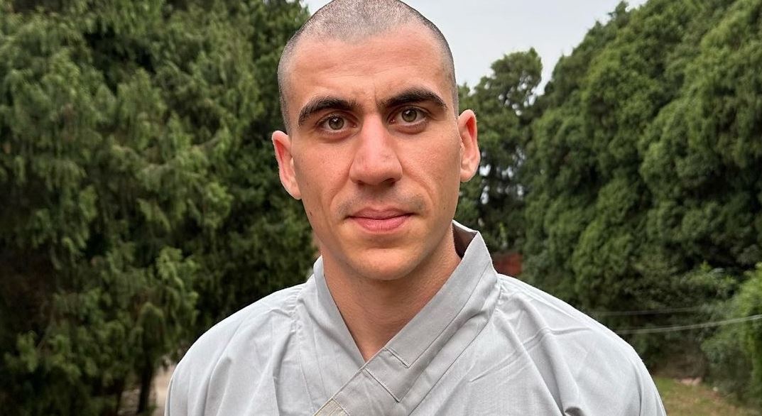 Κι όμως, το Black Mirror είχε προβλέψει τον ευρωβουλευτή Φειδία Παναγώτου