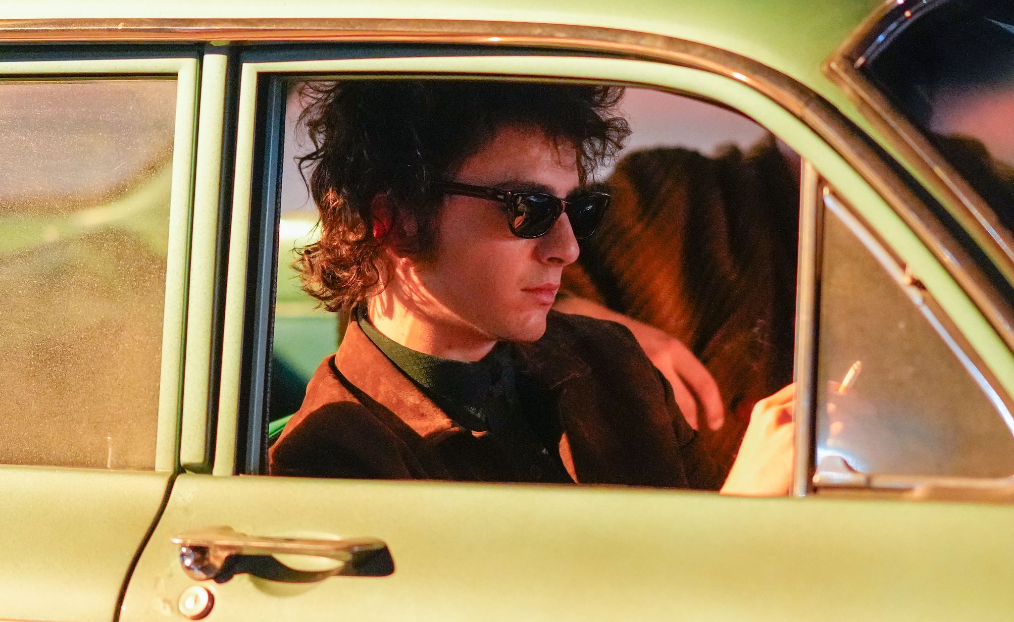 Ο Timothée Chalamet μοιάζει πιο πολύ από ποτέ με τον Bob Dylan
