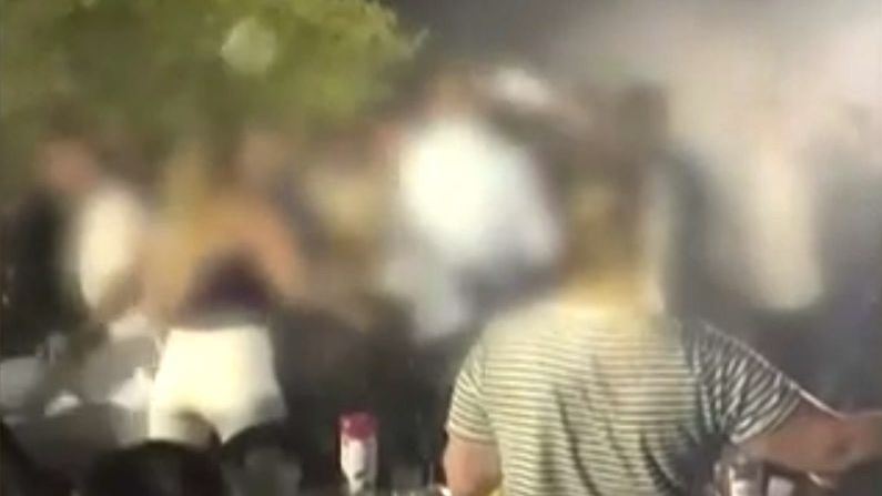 Άγριος καβγάς σε πανηγύρι στο Αγρίνιο - Παρενέβη η Γωγώ Τσαμπά (βίντεο)