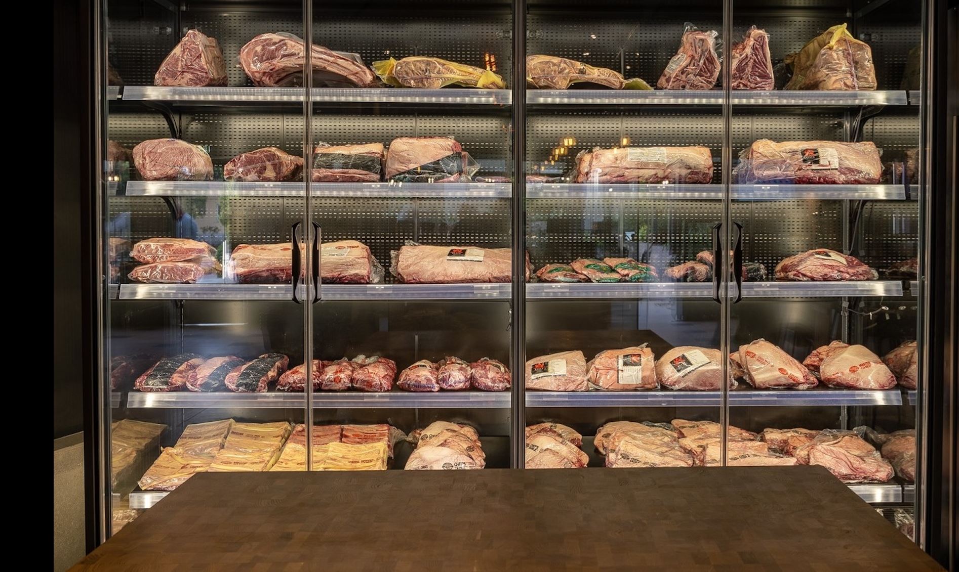 H La Meat Maison επικεντρώνεται στην αριστεία και την ποιότητα του κορυφαίου κρέατος