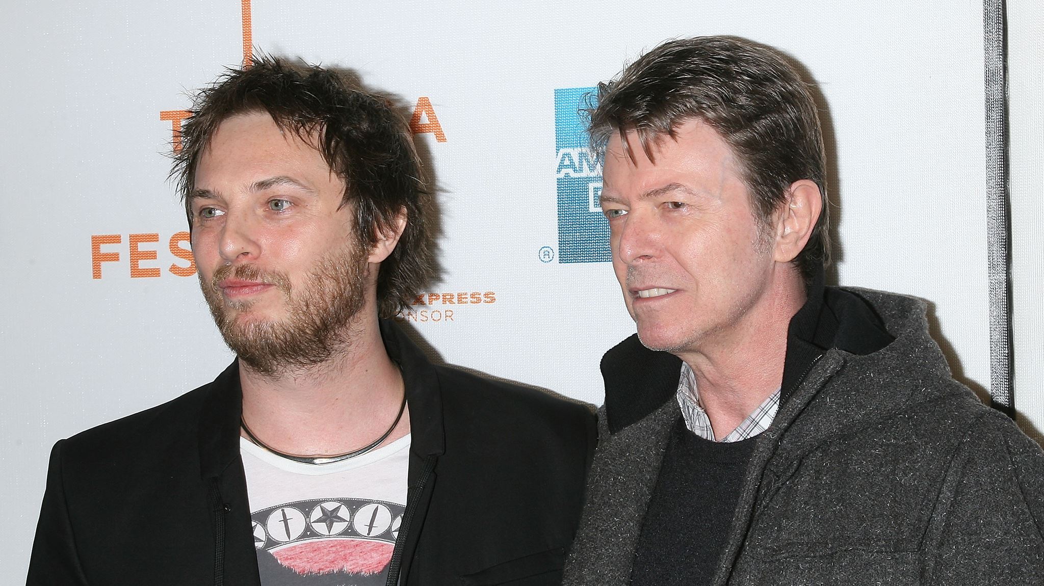 Ο γιος του David Bowie τιμά τον πατέρα του