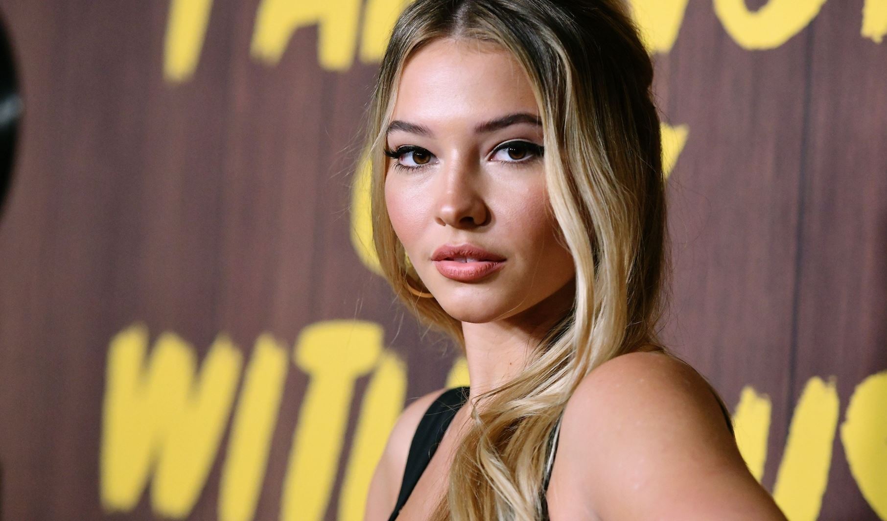 Τα φρέσκα, εντυπωσιακά κορίτσια που πρωταγωνιστούν στο Netflix