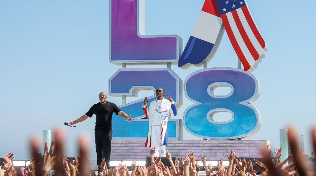 Dr. Dre και Snoop Dogg αναστάτωσαν την τελετή λήξης των Ολυμπιακών Αγώνων του Παρισιού 2024