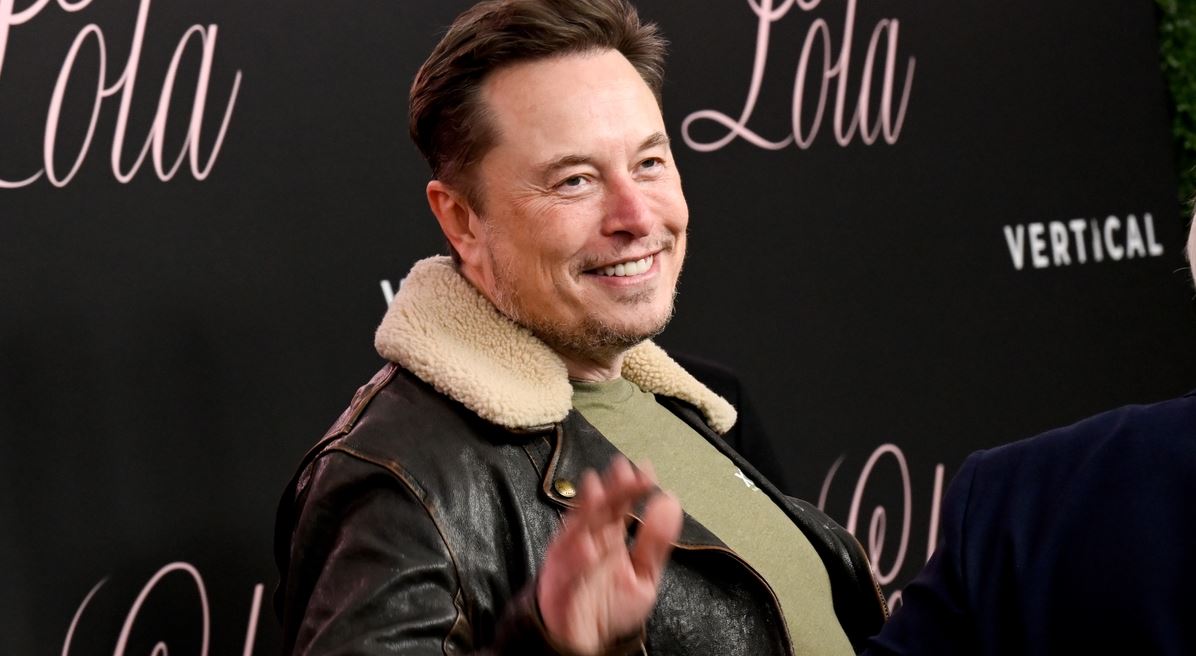 Το επικό σχόλιο του Elon Musk για την Ελένη Τσολάκη