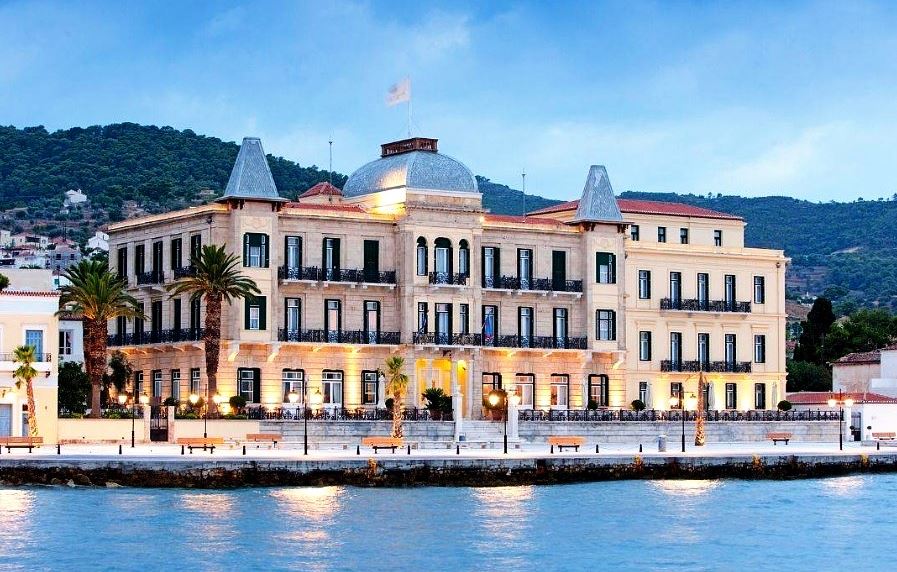 Το πιο εμβληματικό ελληνικό ξενοδοχείο στο Netflix