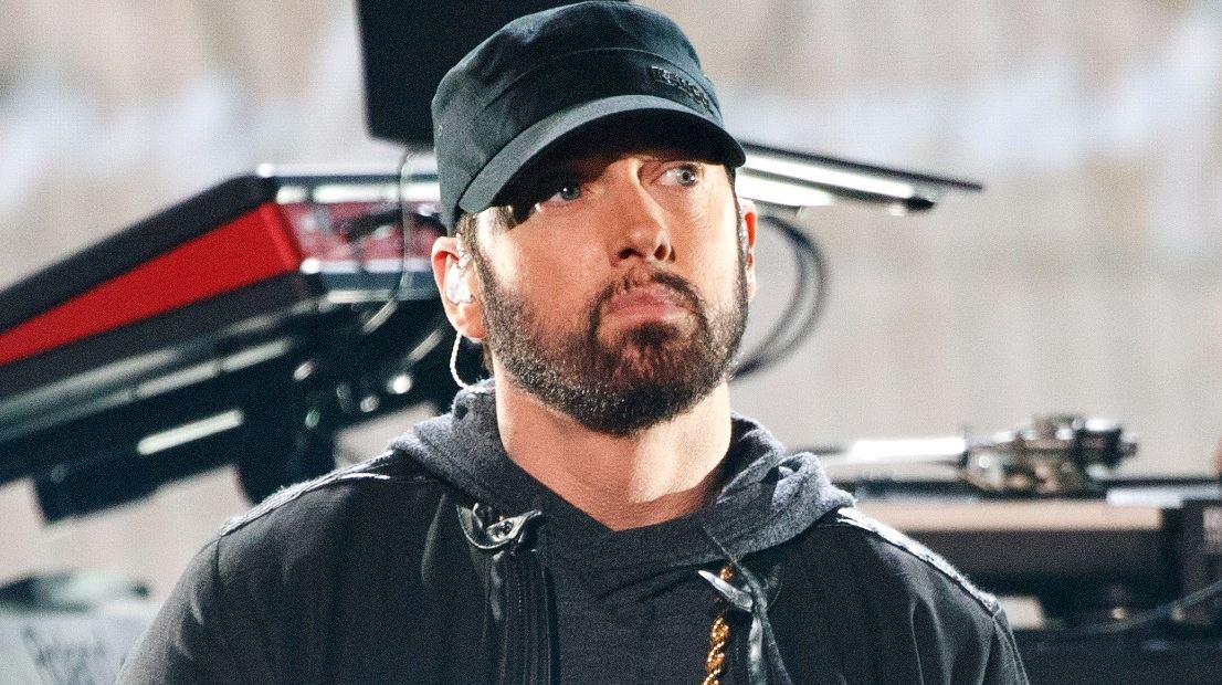 Σε άλλα νέα, ο Eminem αγόρασε έναν NFT πίθηκο που του μοιάζει