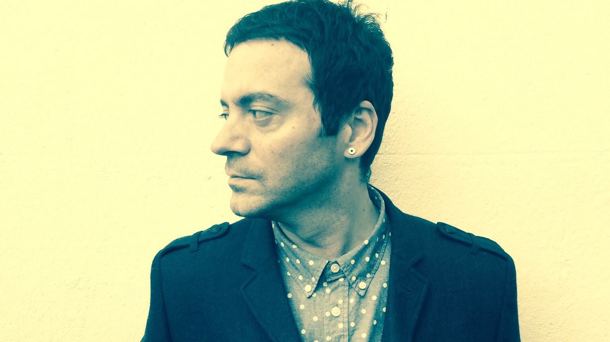 Ο Vassilikos γνωρίζει ότι το γκρίζο μπορεί να είναι καταπληκτικό