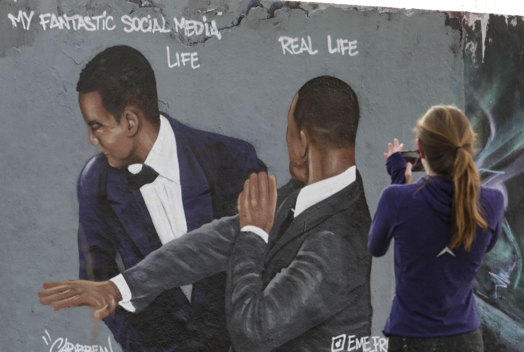 Το χαστούκι του Will Smith στα Όσκαρ γίνεται γκράφιτι στο Βερολίνο