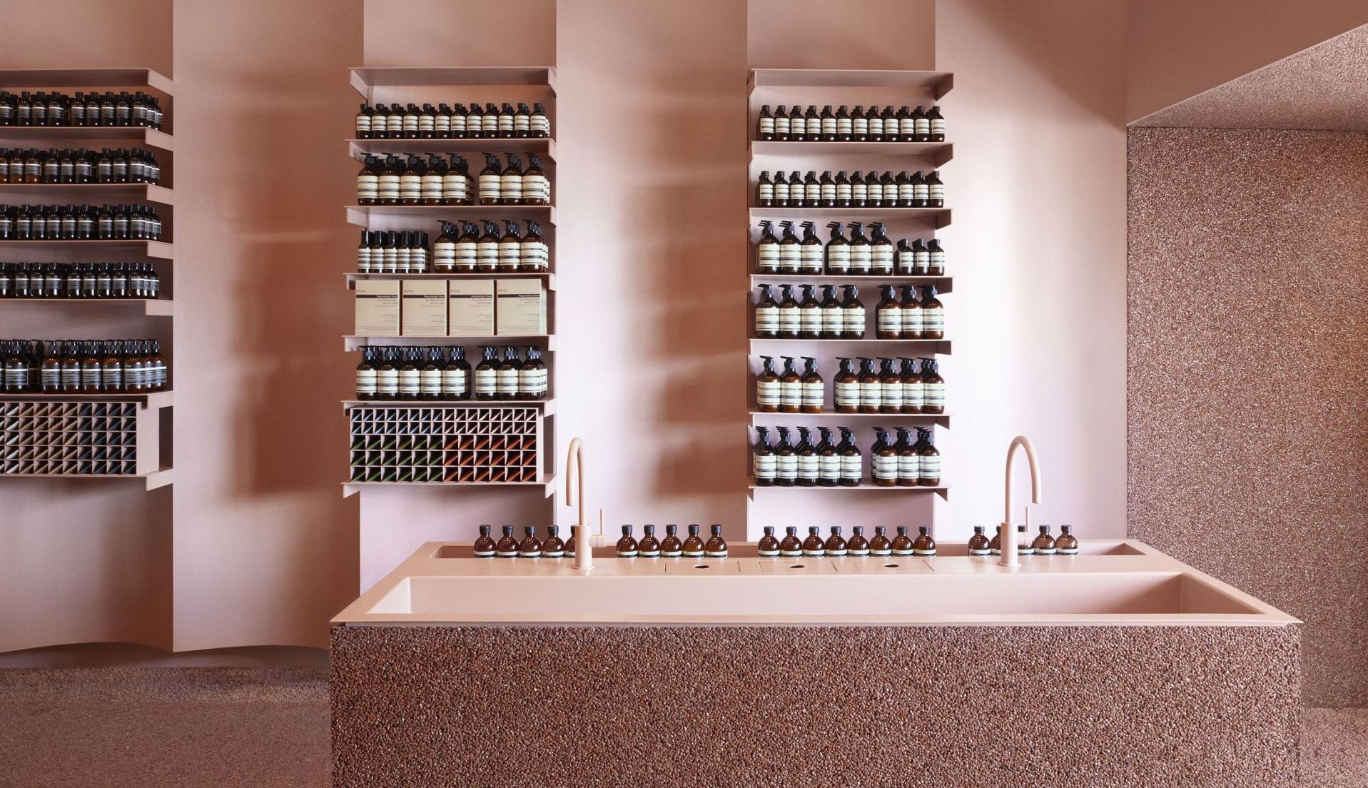 Ο Ελληνοαυστραλός κομμωτής που έχτισε μία αυτοκρατορία από υγρά σαπούνια χεριών