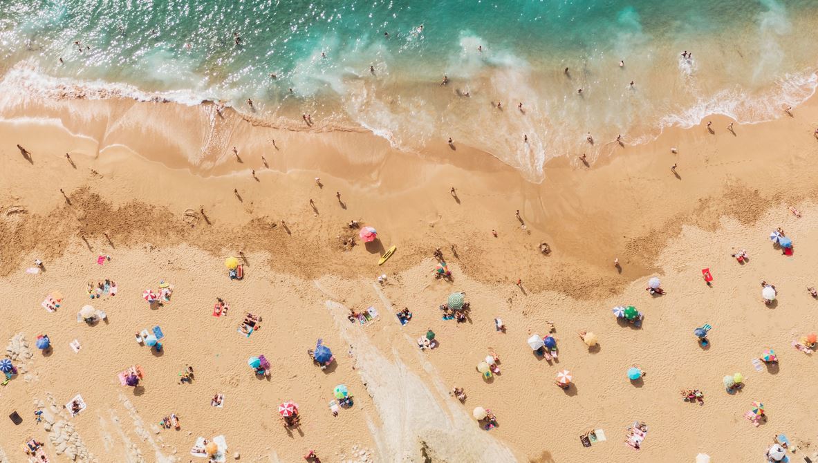 Οι υψηλές θερμοκρασίες δεν μειώνουν την ταχεία εξάπλωση του κορονοϊού