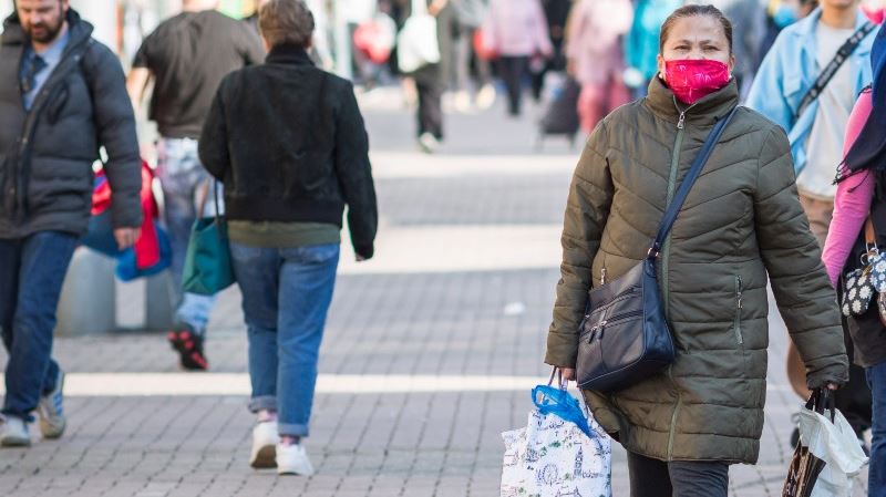 Κορονοϊός: Αφόρητη πίεση με 621 διασωληνωμένους