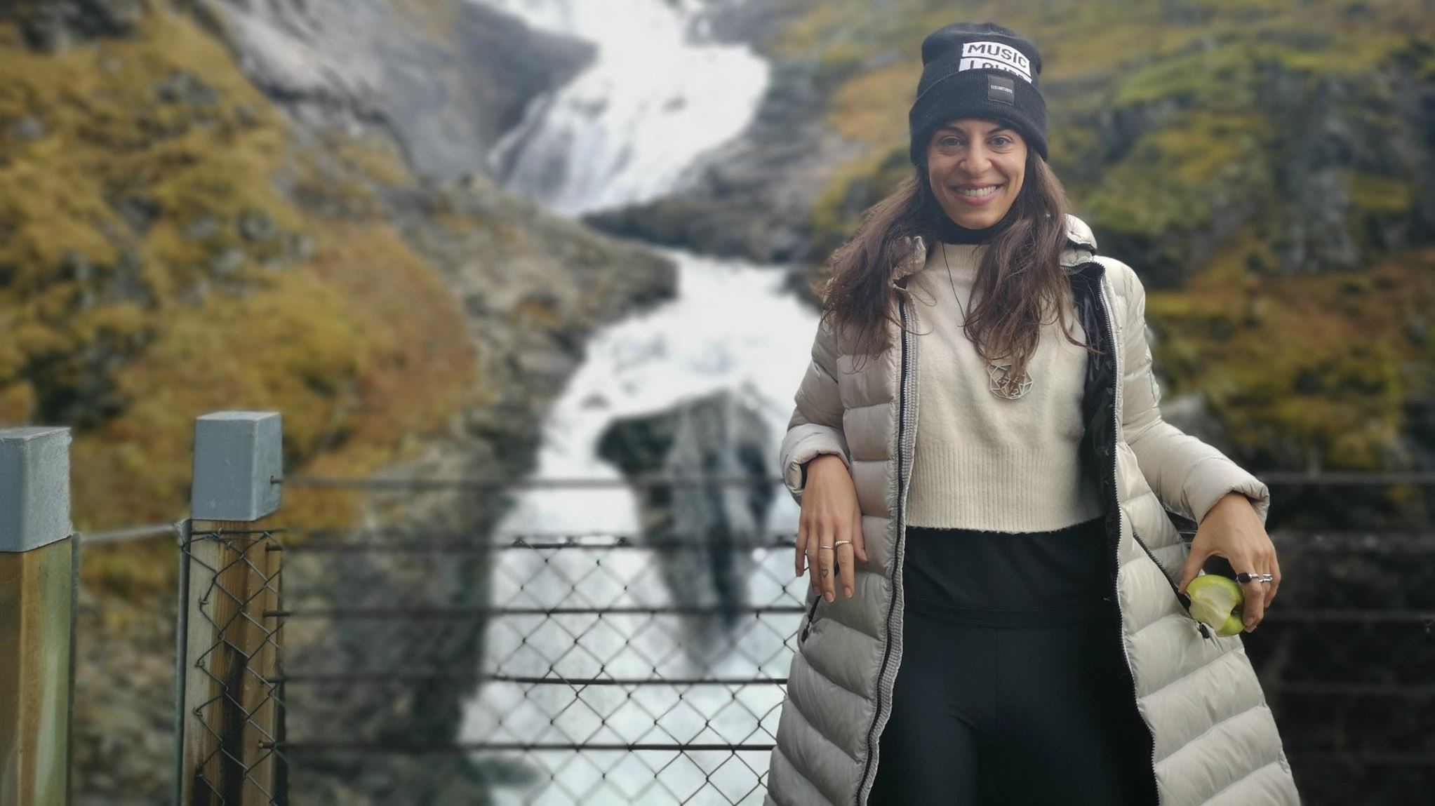 Η Μαρία Κριτσιλίγκου δε θα σταματήσει ποτέ να ταξιδεύει και να λέει ιστορίες